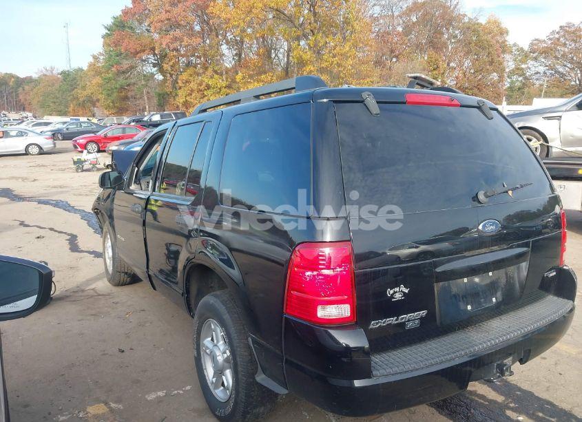 Photo 3 of 2005 Ford Explorer XLT/XLT SPORT (VIN 1FMDU73K35ZA75561)