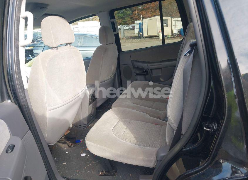 Photo 8 of 2005 Ford Explorer XLT/XLT SPORT (VIN 1FMDU73K35ZA75561)