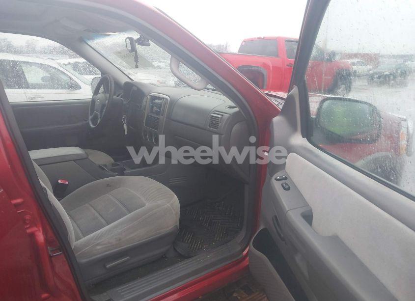 Photo 5 of 2005 Ford Explorer XLT/XLT SPORT (VIN 1FMDU73K45UB54878)