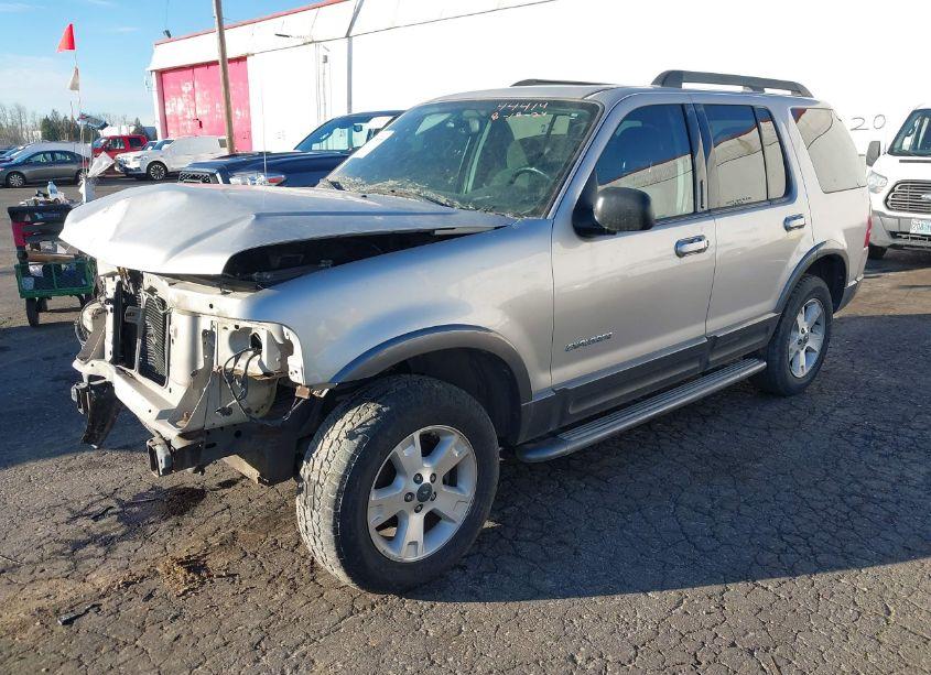 Photo 2 of 2005 Ford Explorer XLT/XLT SPORT (VIN 1FMDU73K65UB48886)