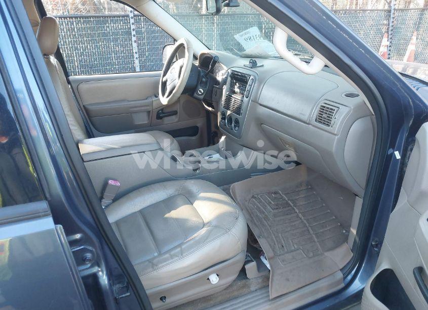 Photo 5 of 2005 Ford Explorer XLT/XLT SPORT (VIN 1FMDU73K75UA74958)