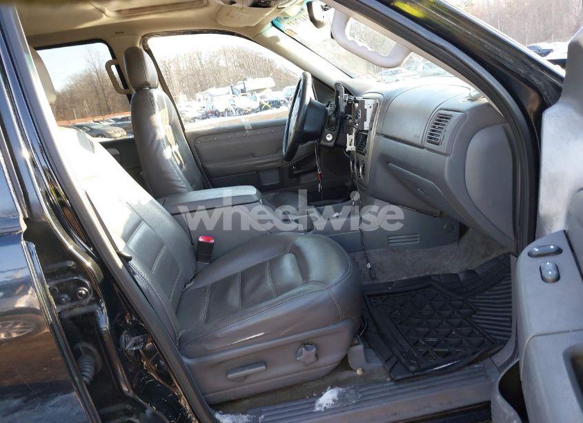 Photo 5 of 2003 Ford Explorer NBX/XLT (VIN 1FMDU73KX3ZA70158)