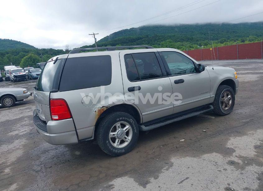 Photo 4 of 2004 Ford Explorer NBX/XLT (VIN 1FMDU73KX4UB18210)
