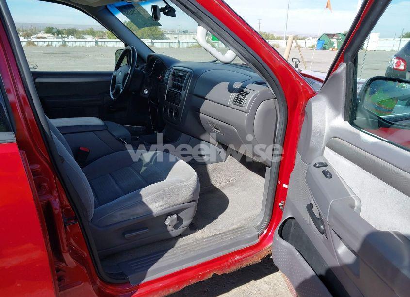 Photo 5 of 2004 Ford Explorer NBX/XLT (VIN 1FMDU73W24ZA87329)