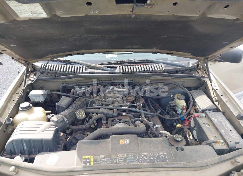 Photo 10 of 2002 Ford Explorer XLT (VIN 1FMDU73W42UC85520)