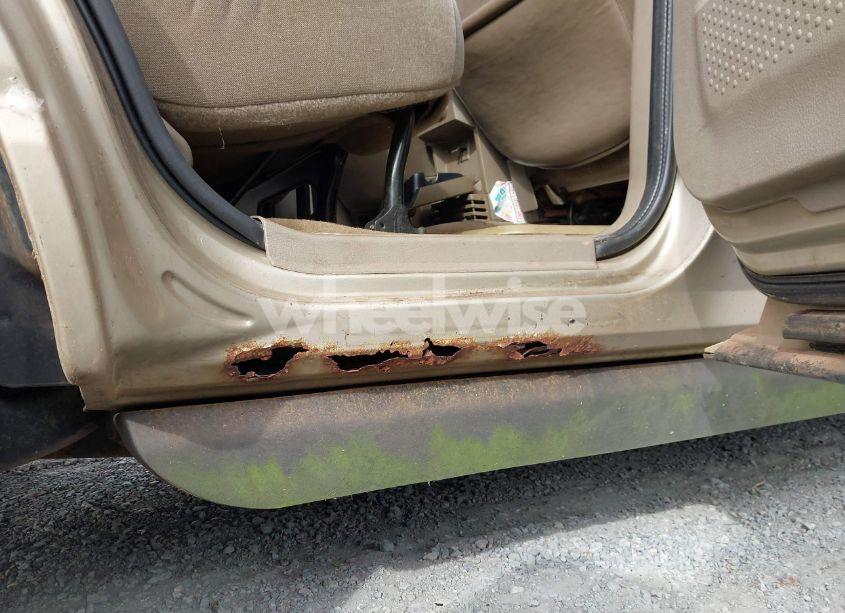 Photo 12 of 2002 Ford Explorer XLT (VIN 1FMDU73W42UC85520)