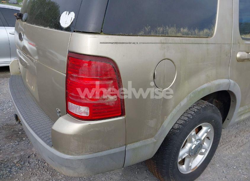 Photo 14 of 2002 Ford Explorer XLT (VIN 1FMDU73W42UC85520)