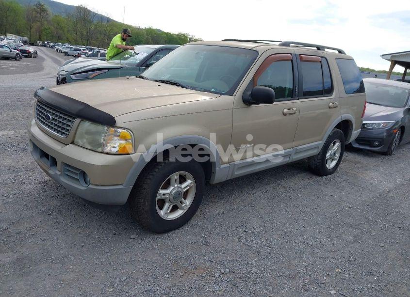 Photo 2 of 2002 Ford Explorer XLT (VIN 1FMDU73W42UC85520)