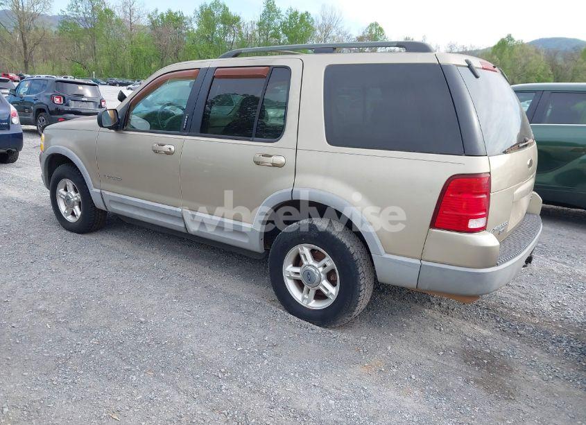 Photo 3 of 2002 Ford Explorer XLT (VIN 1FMDU73W42UC85520)