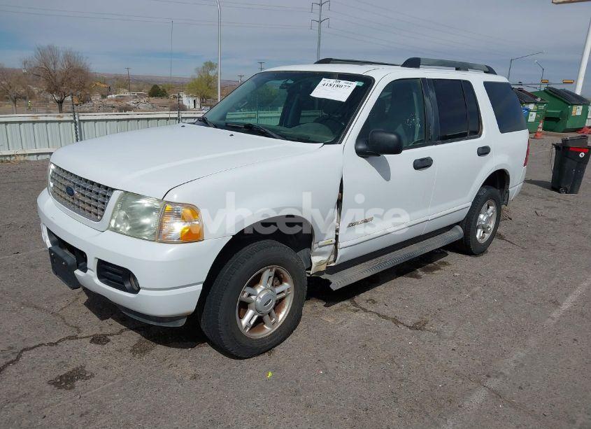 Photo 2 of 2005 Ford Explorer XLT/XLT SPORT (VIN 1FMDU73WX5UB10936)
