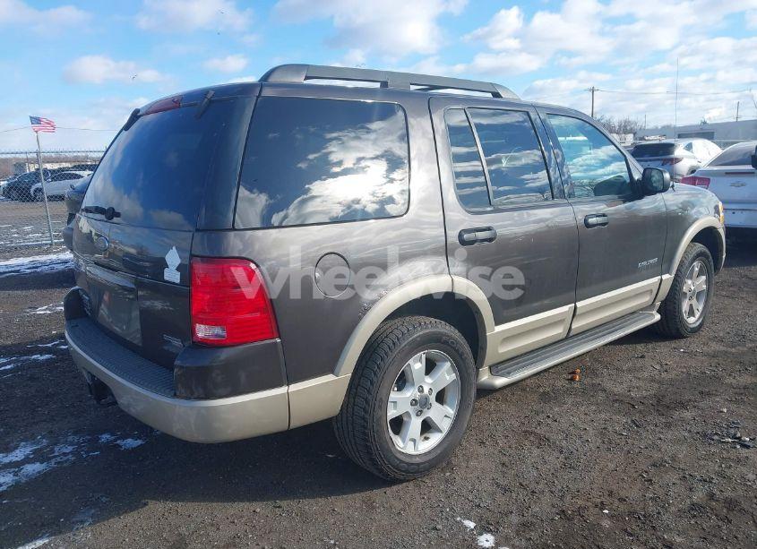 Photo 4 of 2005 Ford Explorer EDDIE BAUER (VIN 1FMDU74E05UA45262)