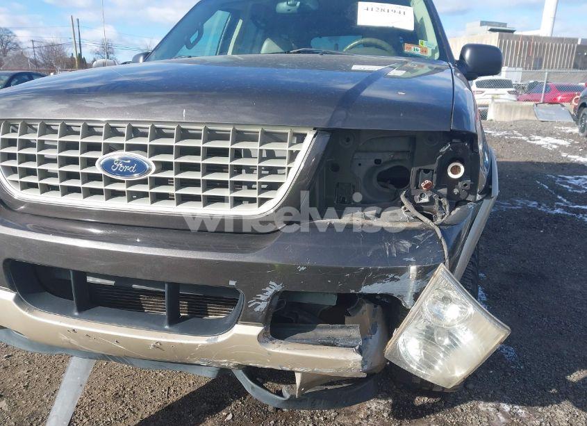 Photo 6 of 2005 Ford Explorer EDDIE BAUER (VIN 1FMDU74E05UA45262)