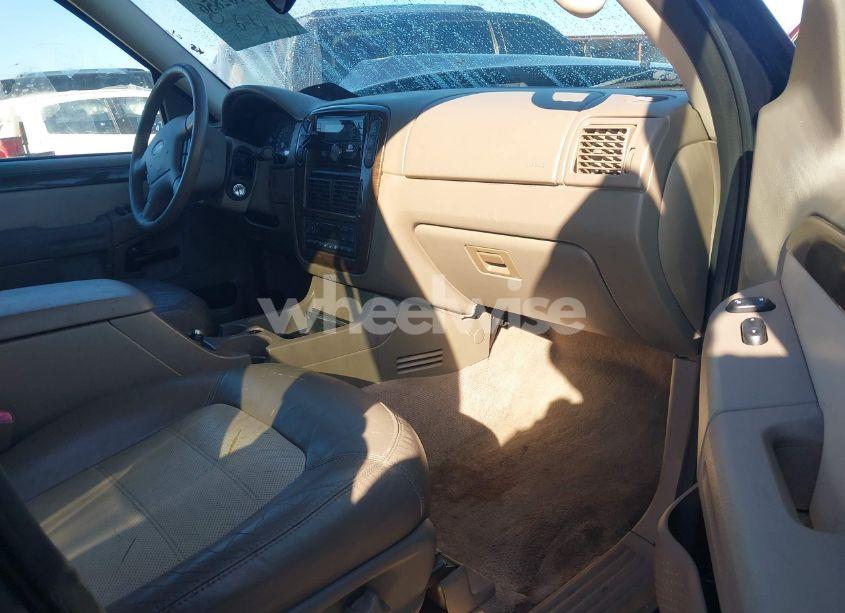 Photo 5 of 2005 Ford Explorer EDDIE BAUER (VIN 1FMDU74K45UA77900)