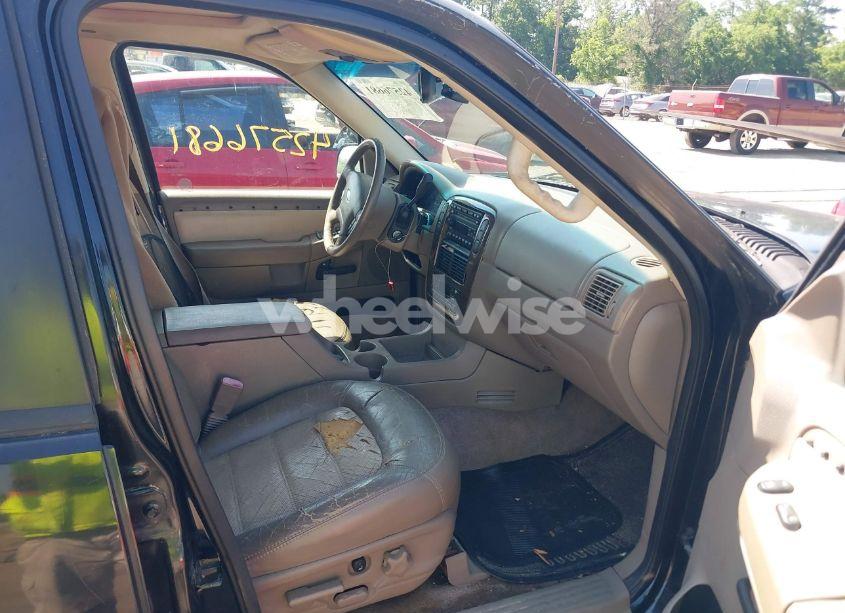 Photo 5 of 2002 Ford Explorer EDDIE BAUER (VIN 1FMDU74W72UA71653)