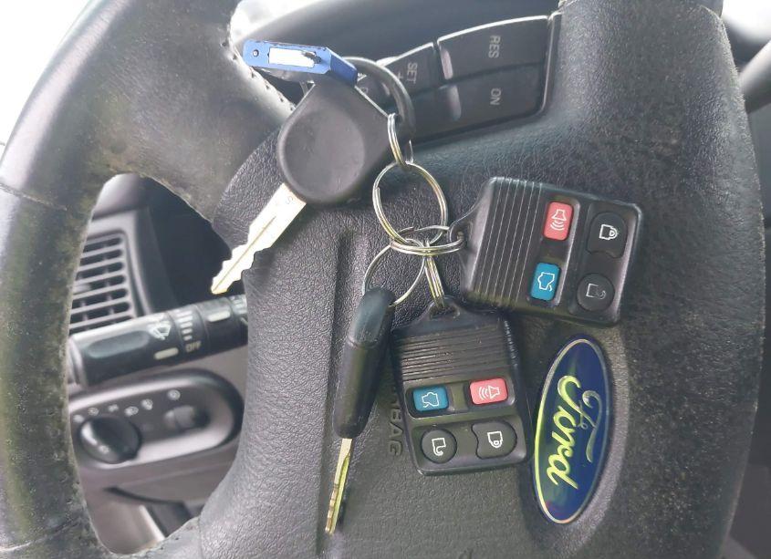 Photo 11 of 2002 Ford Explorer LIMITED (VIN 1FMDU75EX2ZC30674)