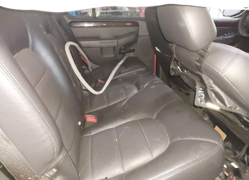 Photo 8 of 2004 Ford Explorer LIMITED (VIN 1FMDU75W04UA86982)