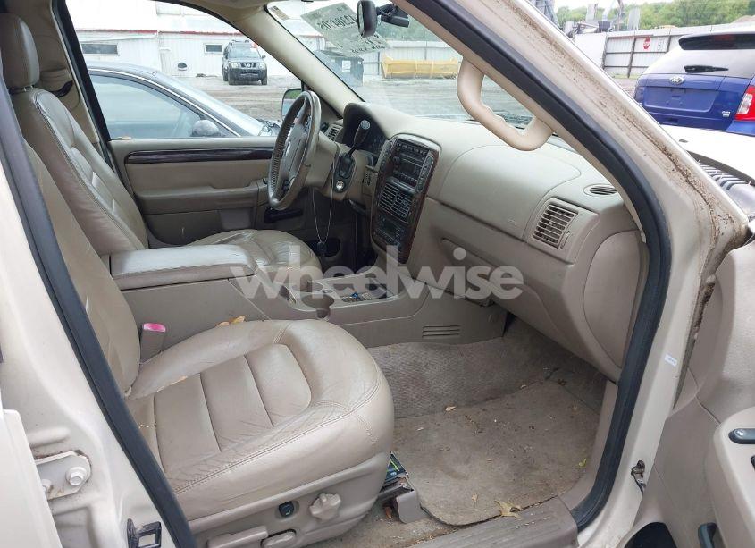 Photo 5 of 2005 Ford Explorer LIMITED (VIN 1FMDU75W75ZA09868)