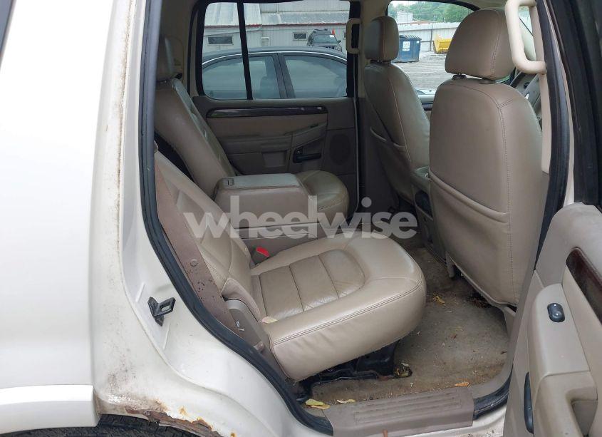 Photo 8 of 2005 Ford Explorer LIMITED (VIN 1FMDU75W75ZA09868)