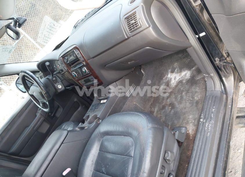 Photo 5 of 2004 Ford Explorer LIMITED (VIN 1FMDU75W84UA08014)