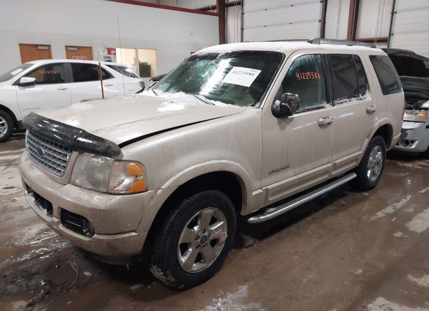 Photo 2 of 2005 Ford Explorer LIMITED (VIN 1FMDU75W85ZA65110)