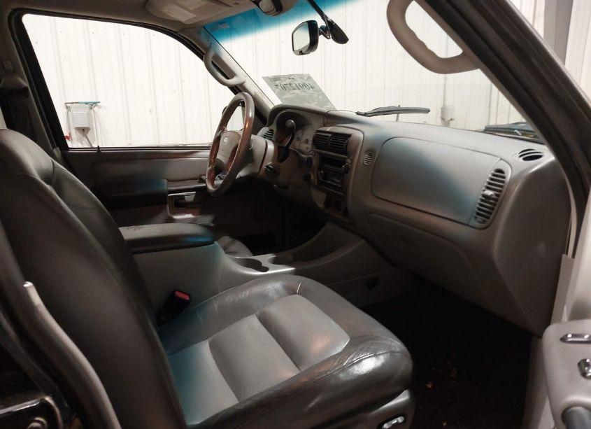 Photo 5 of 2003 Ford Explorer SPORT TRAC XLS/XLT (VIN 1FMDU77E93UA88376)
