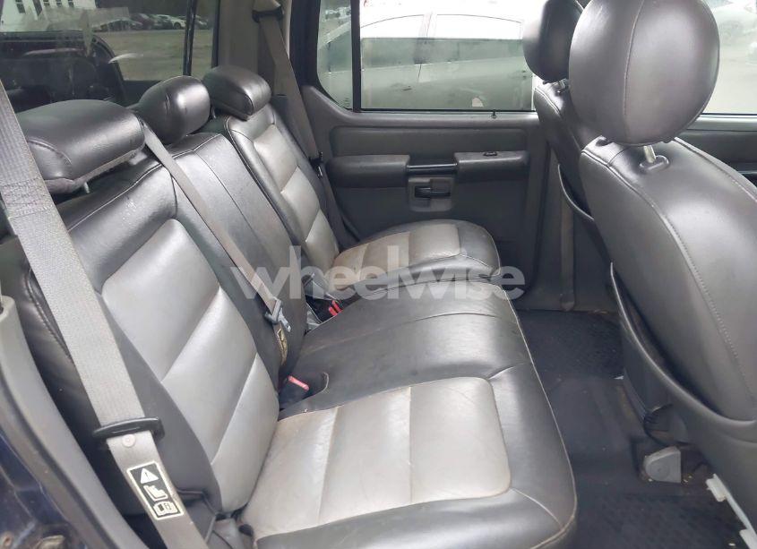 Photo 8 of 2004 Ford Explorer SPORT TRAC ADRENALIN/XLS/XLT (VIN 1FMDU77K04UA89939)