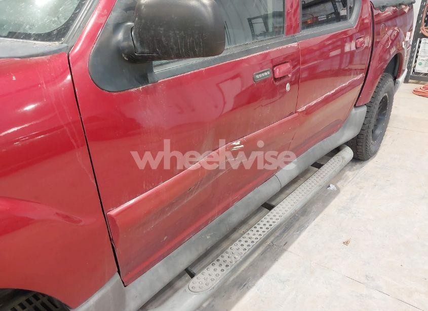 Photo 6 of 2005 Ford Explorer SPORT TRAC ADRENALIN/XLS/XLT (VIN 1FMDU77K05UA69790)