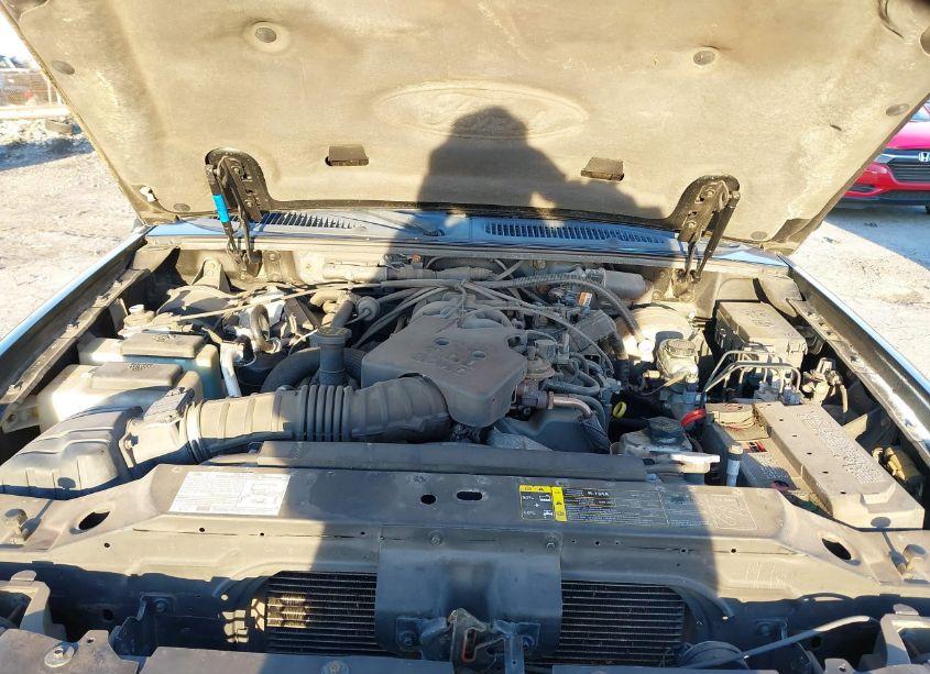 Photo 10 of 2005 Ford Explorer SPORT TRAC ADRENALIN/XLS/XLT (VIN 1FMDU77K15UA88493)