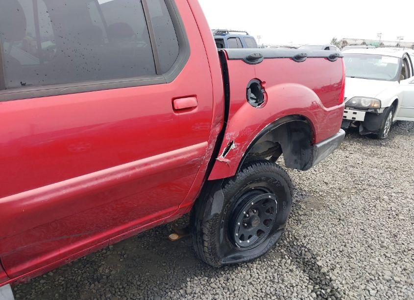 Photo 6 of 2004 Ford Explorer SPORT TRAC ADRENALIN/XLS/XLT (VIN 1FMDU77K24UA82717)