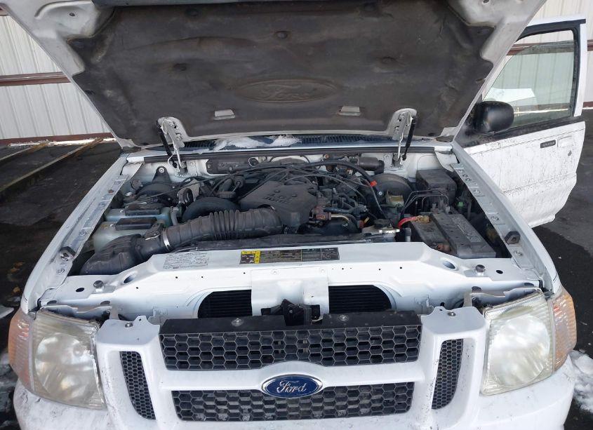 Photo 8 of 2005 Ford Explorer SPORT TRAC ADRENALIN/XLS/XLT (VIN 1FMDU77K45UA34444)