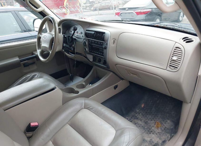 Photo 5 of 2005 Ford Explorer SPORT TRAC ADRENALIN/XLS/XLT (VIN 1FMDU77K55UB52423)