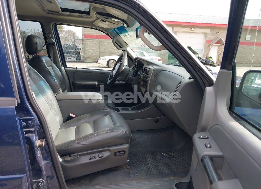 Photo 5 of 2004 Ford Explorer SPORT TRAC ADRENALIN/XLS/XLT (VIN 1FMDU77K64UA27607)