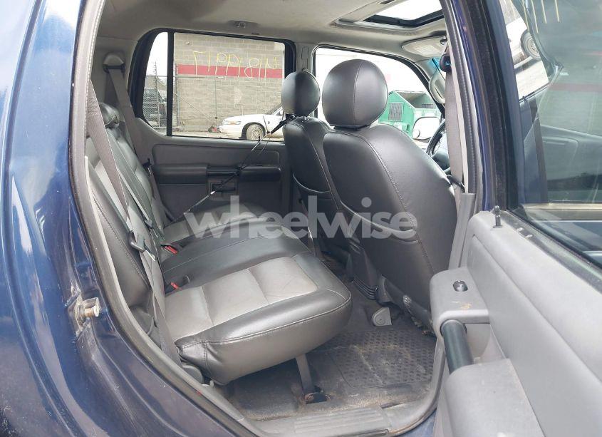 Photo 8 of 2004 Ford Explorer SPORT TRAC ADRENALIN/XLS/XLT (VIN 1FMDU77K64UA27607)