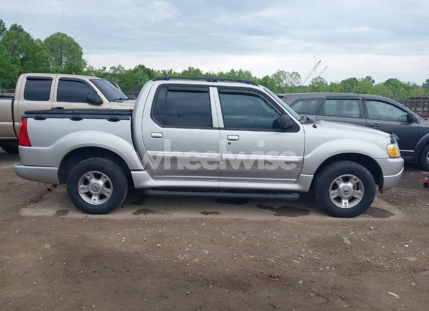 Photo 13 of 2004 Ford Explorer SPORT TRAC ADRENALIN/XLS/XLT (VIN 1FMDU77K74UA77223)