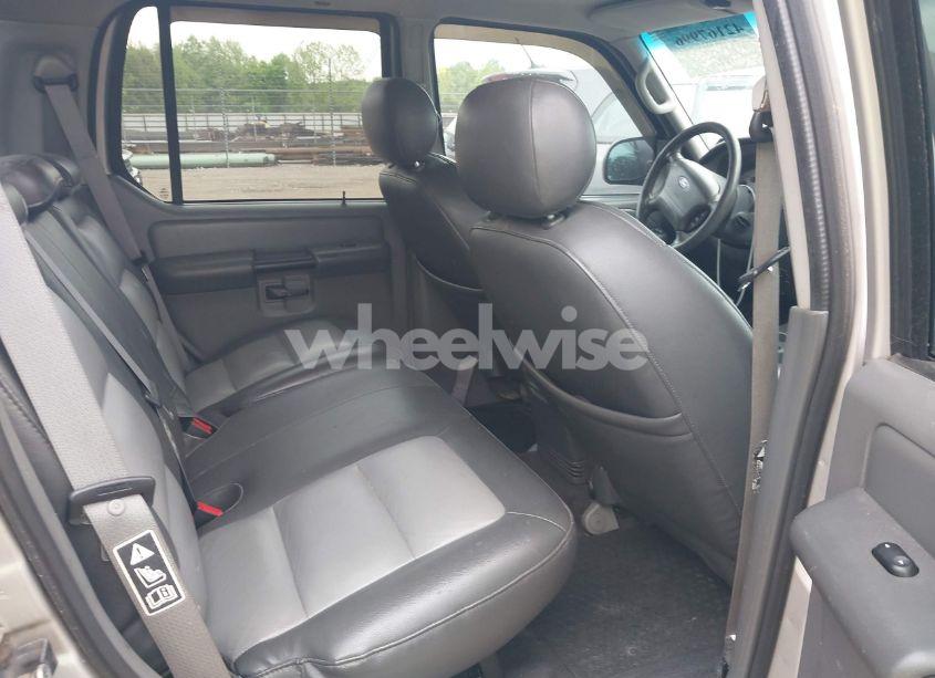Photo 8 of 2004 Ford Explorer SPORT TRAC ADRENALIN/XLS/XLT (VIN 1FMDU77K74UA77223)