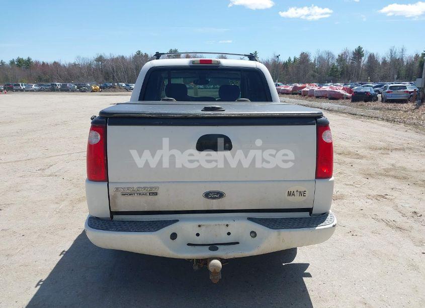 Photo 15 of 2004 Ford Explorer SPORT TRAC ADRENALIN/XLS/XLT (VIN 1FMDU77K94UC07938)