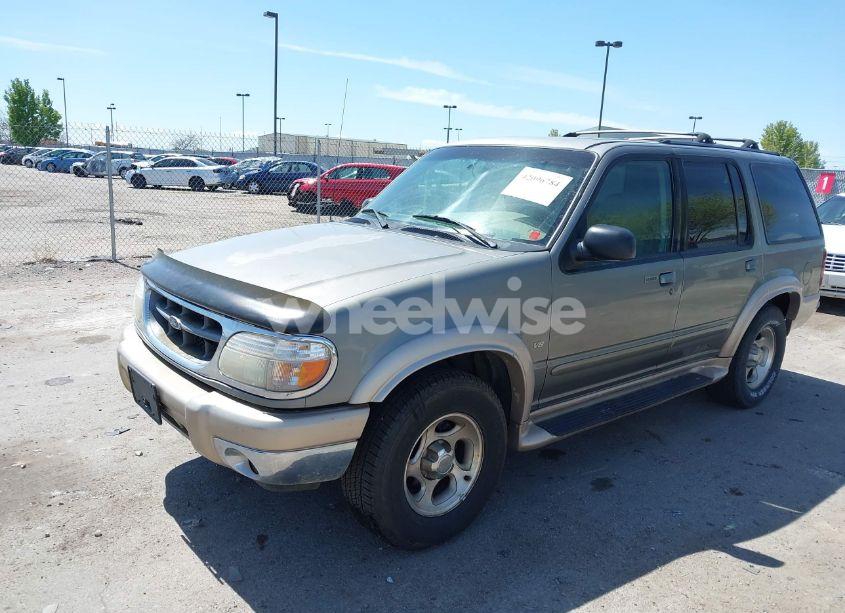 Photo 2 of 2001 Ford Explorer EDDIE BAUER (VIN 1FMDU84PX1ZA53129)