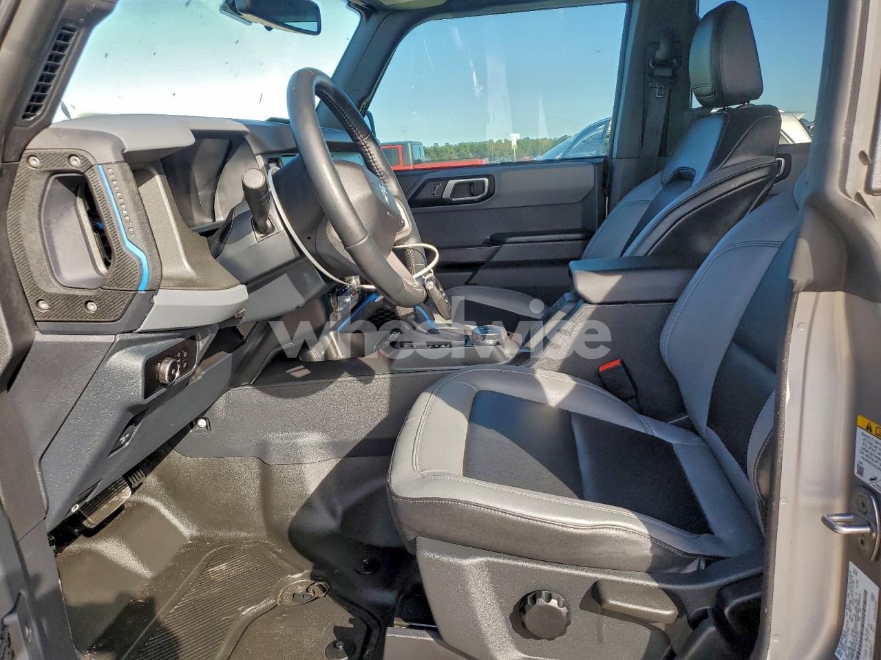 Photo 8 of 2024 FORD BRONCO BLACK DIAMOND (VIN 1FMEE1BP2RLB13754)