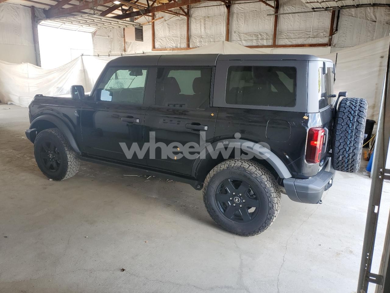 Photo 2 of 2024 FORD BRONCO BLACK DIAMOND (VIN 1FMEE1BP4RLB48926)