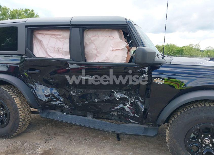 Photo 6 of 2024 Ford Bronco WILDTRAK (VIN 1FMEE2BP1RLA75293)