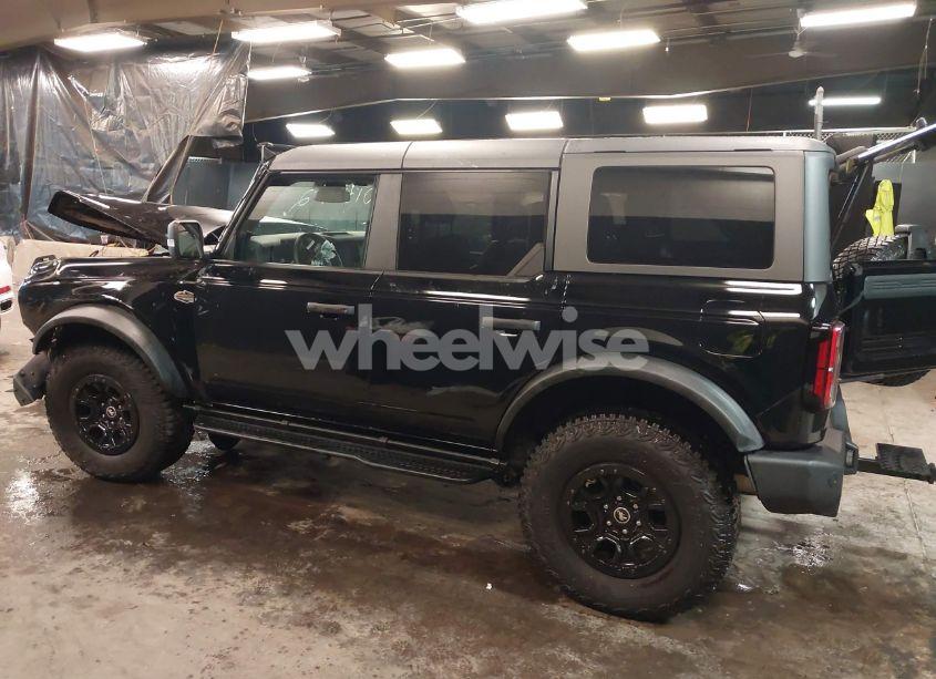 Photo 3 of 2024 Ford Bronco WILDTRAK (VIN 1FMEE2BP3RLA09652)