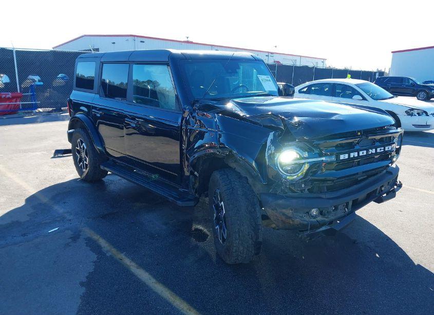 2021 Ford Bronco OUTER BANKS (VIN 1FMEE5BP2MLA67214) main photo