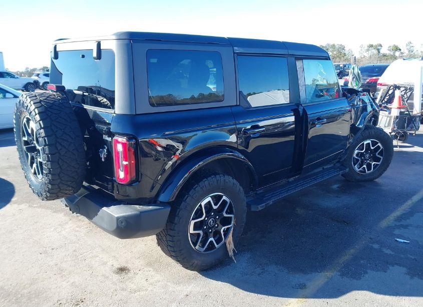 Photo 4 of 2021 Ford Bronco OUTER BANKS (VIN 1FMEE5BP2MLA67214)