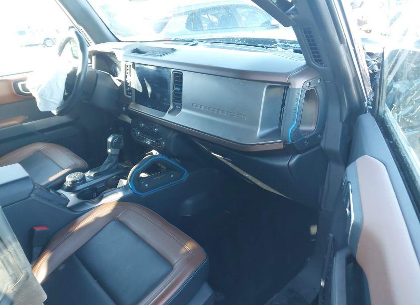 Photo 5 of 2021 Ford Bronco OUTER BANKS (VIN 1FMEE5BP2MLA67214)