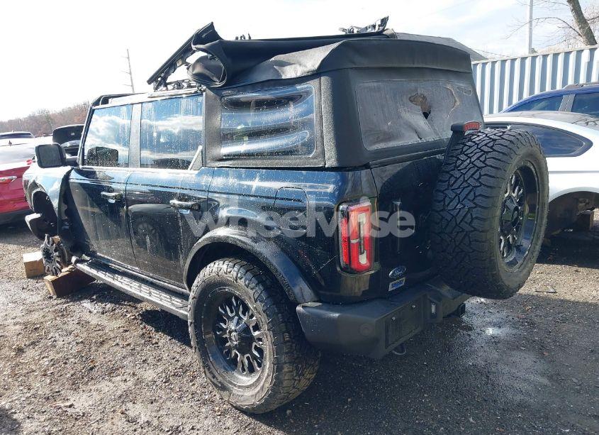 Photo 3 of 2021 Ford Bronco OUTER BANKS (VIN 1FMEE5BP4MLA77839)