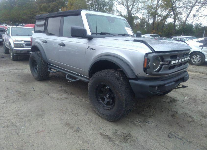 2021 Ford Bronco BIG BEND/BLACK DIAMOND/OUTER BANKS (VIN 1FMEE5BP6MLA90690) main photo