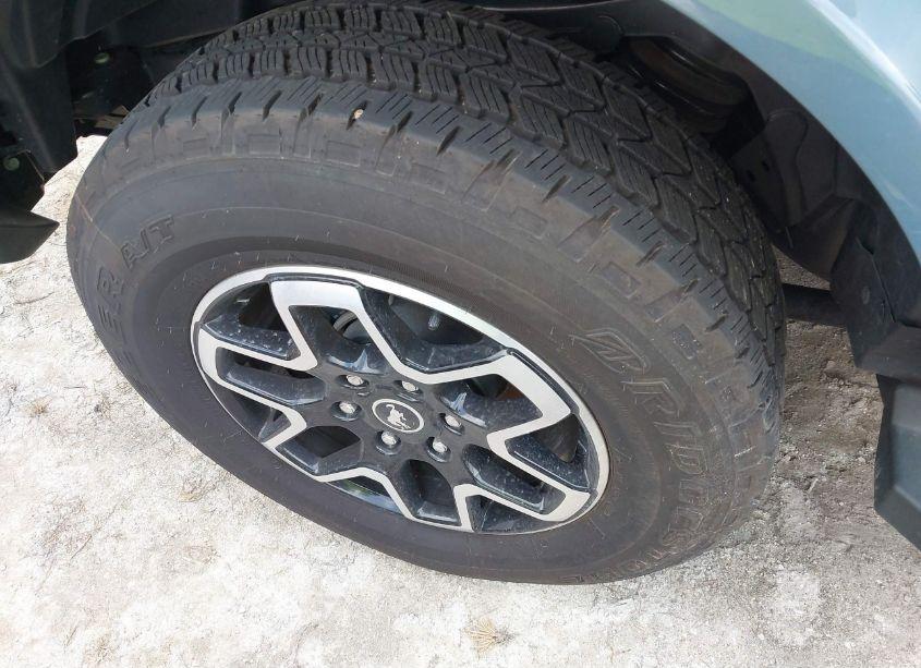 Photo 19 of 2023 Ford Bronco OUTER BANKS (VIN 1FMEE5BP6PLC09665)