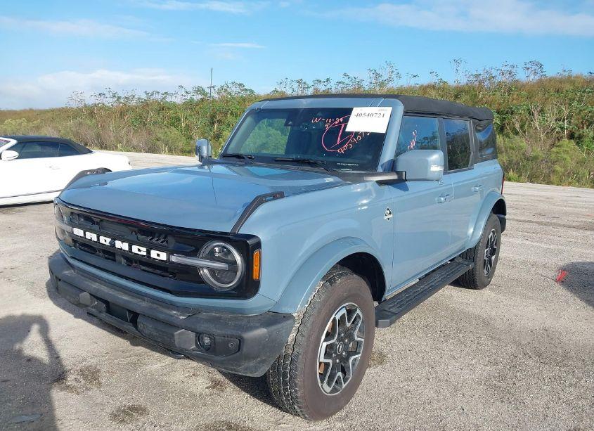 Photo 2 of 2023 Ford Bronco OUTER BANKS (VIN 1FMEE5BP6PLC09665)