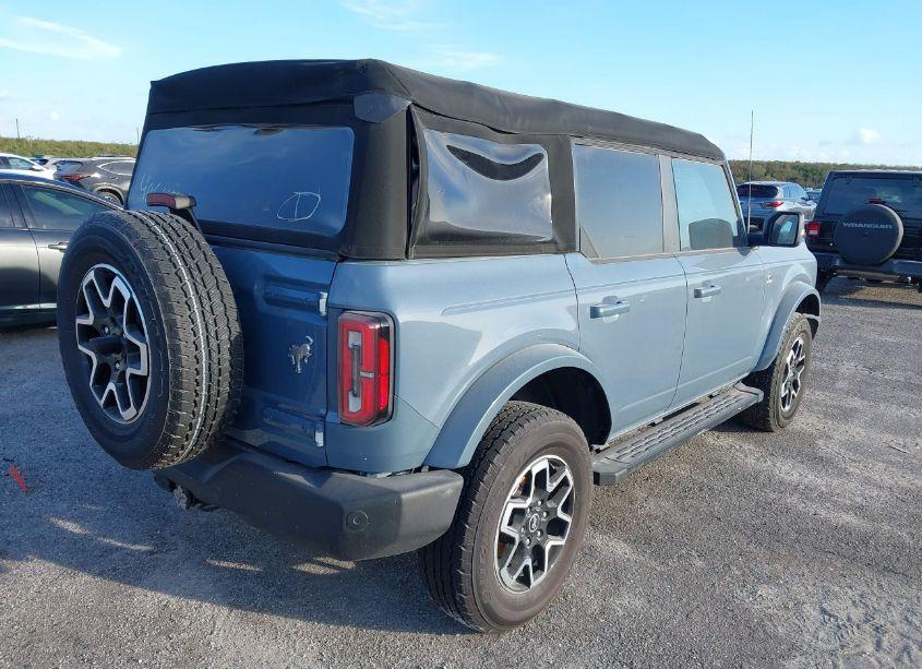 Photo 4 of 2023 Ford Bronco OUTER BANKS (VIN 1FMEE5BP6PLC09665)