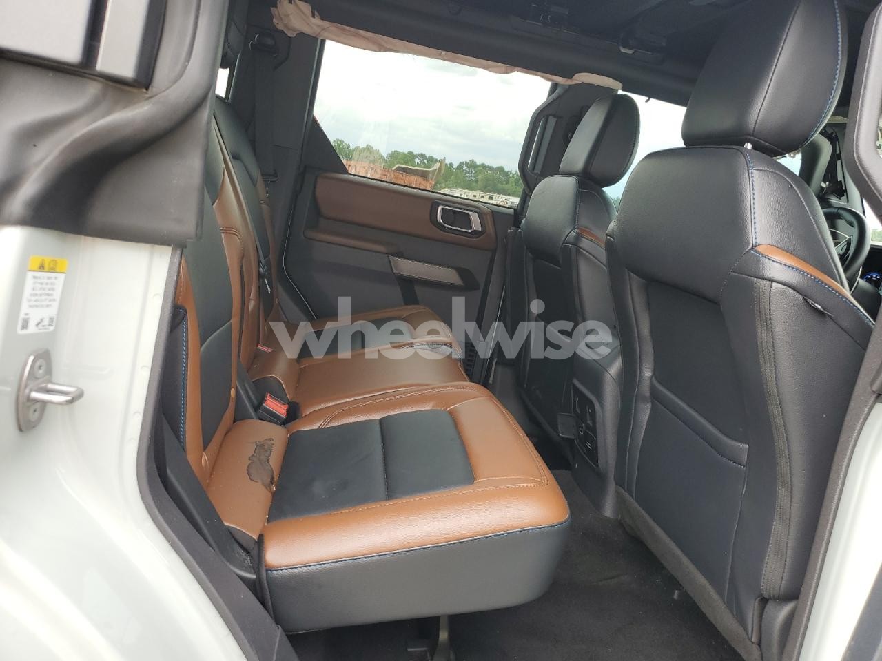 Photo 11 of 2023 FORD BRONCO BASE (VIN 1FMEE5BP7PLB67930)